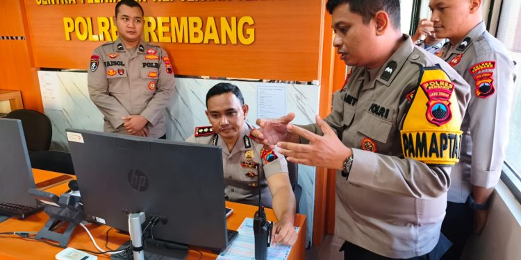 Kapolres Rembang Sidak Layanan 110 dan SPKT, Tekankan Pelayanan Cepat dan Humanis