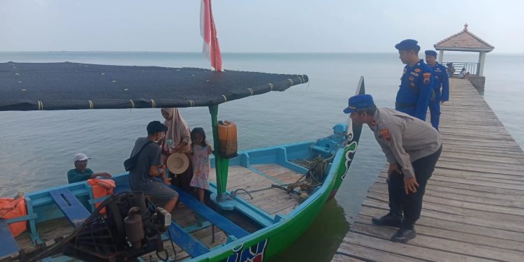 Polres Rembang Tingkatkan Patroli dan Pengamanan di Kawasan Wisata Pantai Karang Jahe Beach dan Pantai Pasir Putih Wates