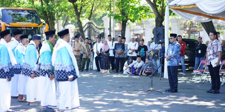 Berangkatkan Jemaah Calon Haji, Chandra Titip Doa untuk Pati