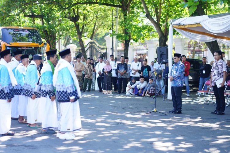 Berangkatkan Jemaah Calon Haji, Chandra Titip Doa untuk Pati