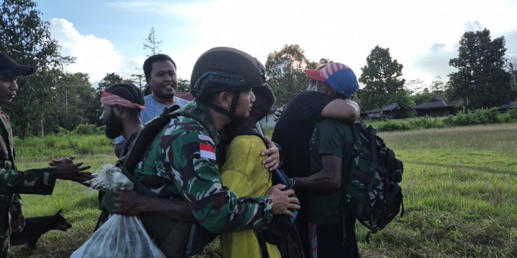 Pendekatan Humanis Yonif 410/Alugoro Berbuah Hasil, 37 OPM Kembali Setia kepada NKRI
