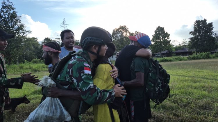 Pendekatan Humanis Yonif 410/Alugoro Berbuah Hasil, 37 OPM Kembali Setia kepada NKRI