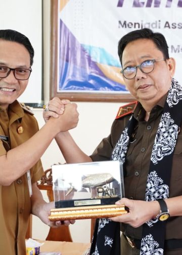 Sertifikat Aset Desa Ketanggan Diserahkan, Perkuat Kepastian Hukum