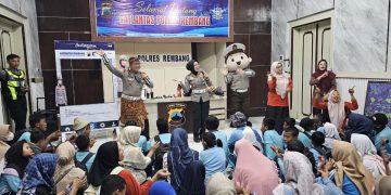 Satlantas Polres Rembang Kenalkan Profesi Polisi kepada Siswa SLB Lasem Melalui Program Polisi Anak