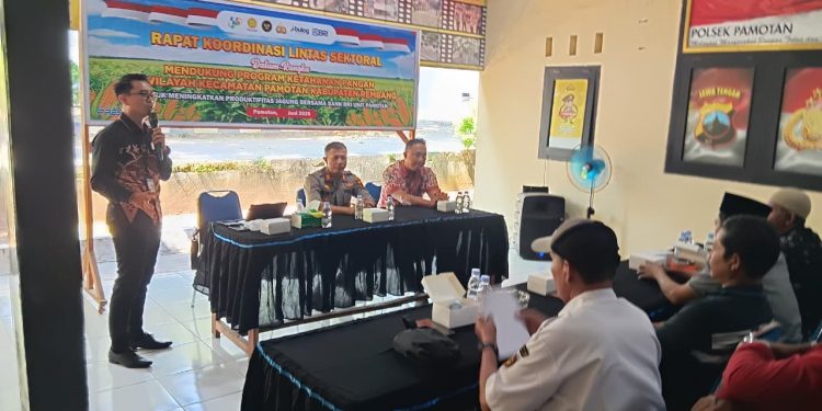 Kapolsek Pamotan Dukung Akses Permodalan Petani Melalui Sosialisasi KUR Bank Himbara