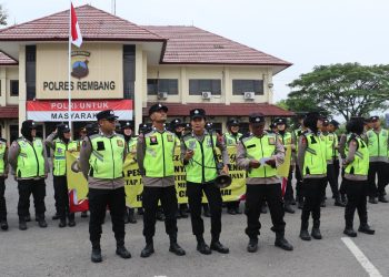 Latih Kemampuan Negosiasi, Polres Rembang Siapkan Personel Hadapi Aksi Unjuk Rasa Secara Humanis