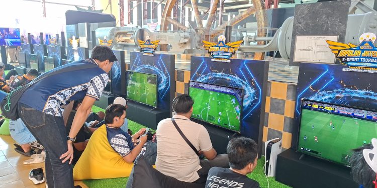 Keseruan Pojok Push Rank dan Pojok Mabar Turnamen E-Sport Kapolda Jateng Cup 2026 Jadi Ruang Interaksi Akrab Para Gen-Z Dari Berbagai Daerah