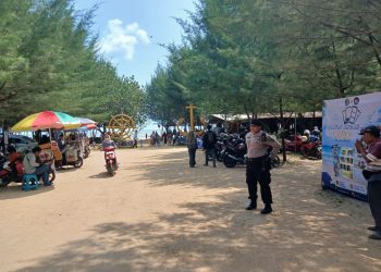 Pengamanan Objek Wisata Pantai Indah Layur, Polsek Lasem Pastikan Libur Akhir Pekan Berjalan Aman dan Kondusif