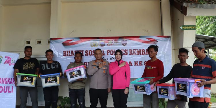 Polsek Sulang Salurkan Bantuan Sosial kepada Korban Kebakaran Rumah dalam Rangka HUT Bhayangkara ke-80