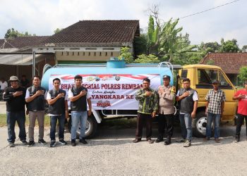 Satreskrim Polres Rembang Salurkan Bantuan Air Bersih untuk Warga Lambangan Kulon, Wujud Kepedulian di HUT Bhayangkara ke-80