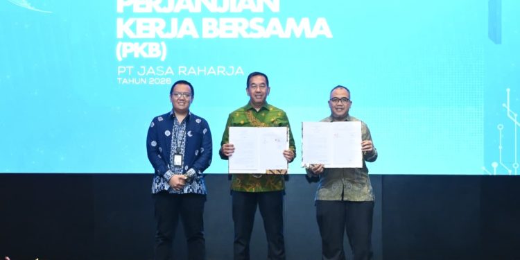 Saksikan Penandatanganan PKB Jasa Raharja-SPJR, Menaker Titip Tiga Agenda Strategis untuk Masa Depan Perusahaan