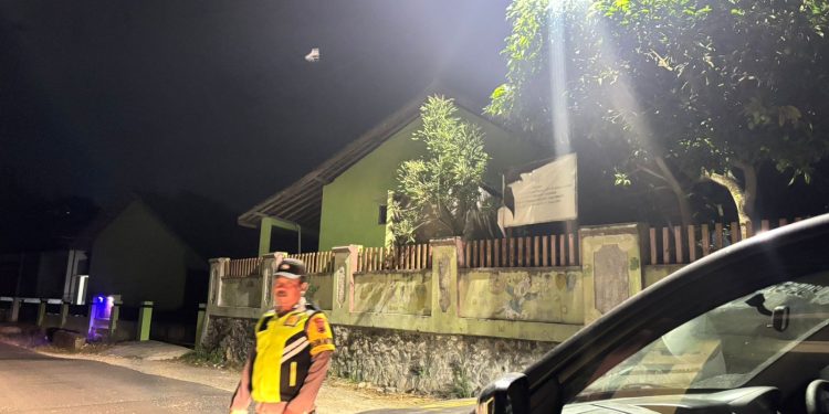 Patroli Malam Polsek Gunem Polres Rembang Jaga Kondusivitas Kamtibmas