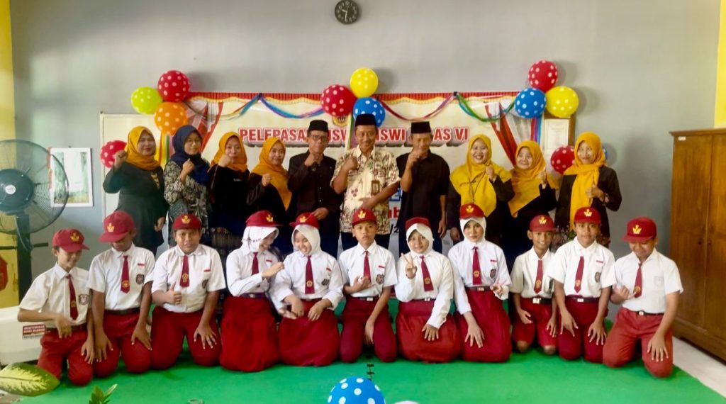 Perpisahan SDN Klecoregonang Winong, Kepala Sekolah Pesan kepada Siswa Terus Kejar Cita-Cita Setinggi Langit
