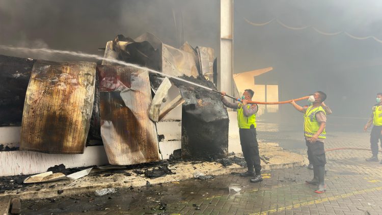 70 Persen Area Pabrik PT Dua Putra Utama Makmur Pati Terbakar, Penyebab Masih Diselidiki