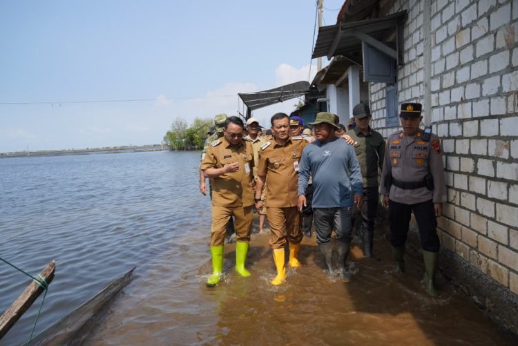 Pemprov Jateng Salurkan Bantuan Rp313 Juta untuk Warga Terdampak Rob Tunggulsari Tayu