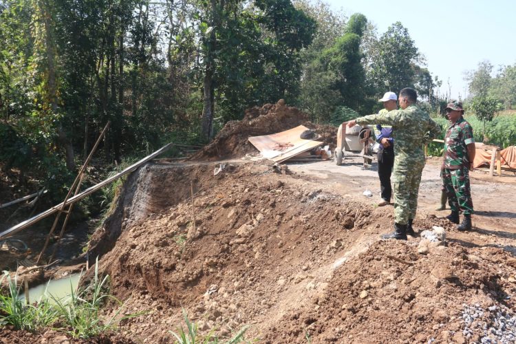 Pastikan Pembangunan Tepat Sasaran, Dandim 0718/Pati Cek Progres Jembatan Garuda