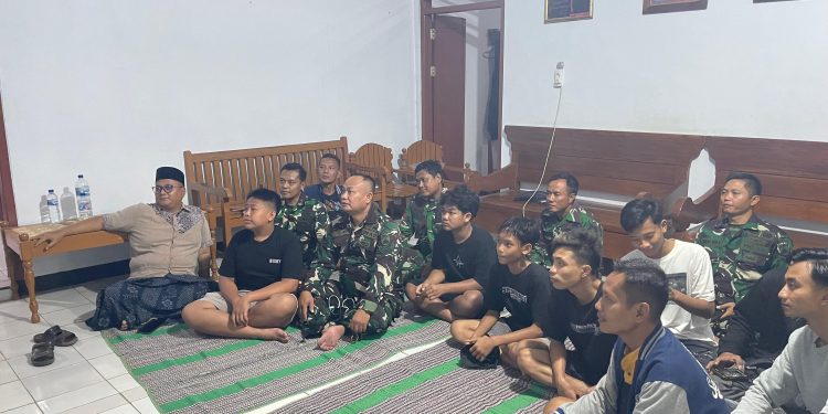 Melalui Nobar Kebangsaan, Kodim 0718/Pati Bersama Jajaran Koramil Bangun Kebersamaan dengan Masyarakat