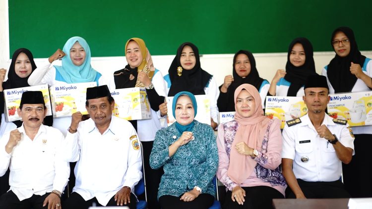 Modal Usaha Dibagikan! Ibu-Ibu PKK Pucakwangi Dapat Bantuan Mixer, Siap Bangun Bisnis Kuliner