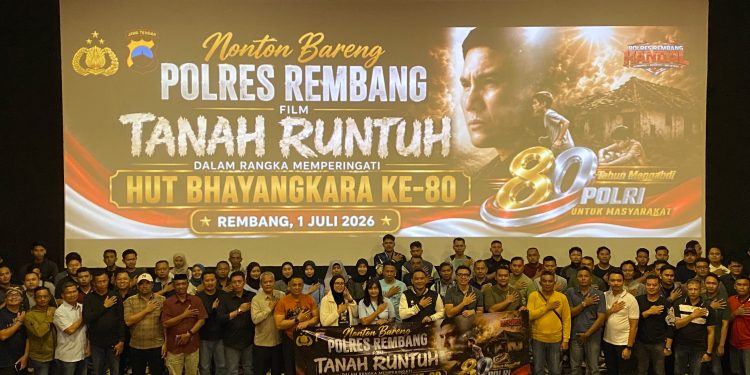 Polres Rembang Nobar Film “Tanah Runtuh”, Pererat Kebersamaan di Momentum Hari Bhayangkara ke-80