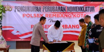 Kapolres Rembang Resmikan Perubahan Nomenklatur Polsek Rembang Kota Menjadi Polsek Rembang