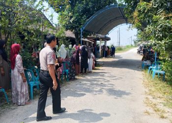 Polres Rembang Laksanakan Pengamanan Kedatangan Jenazah Korban Kecelakaan Laut di Kecamatan Sumber