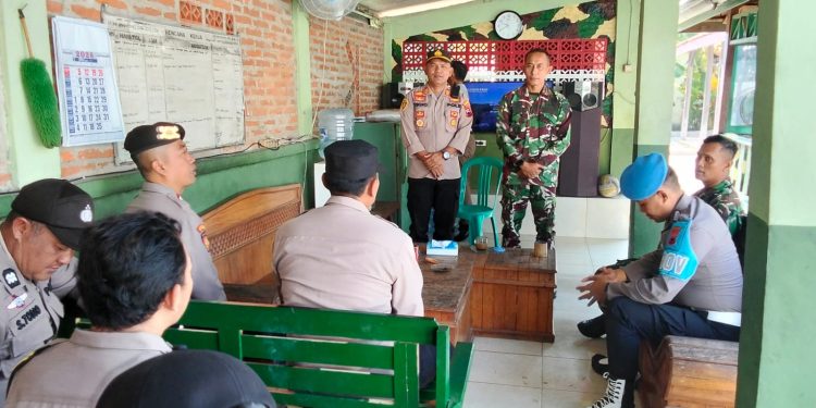 Kapolsek Rembang Jalin Silaturahmi ke Koramil Rembang, Perkuat Sinergitas TNI-Polri