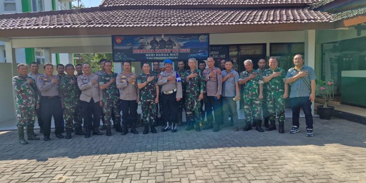 Kapolsek Sulang Pererat Sinergitas Melalui Silaturahmi ke Koramil 05/Sulang