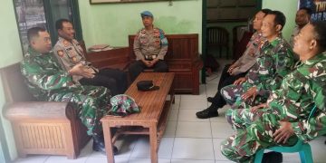 Kapolsek Sumber Jalin Silaturahmi dengan Koramil Sumber, Perkuat Sinergitas TNI–Polri