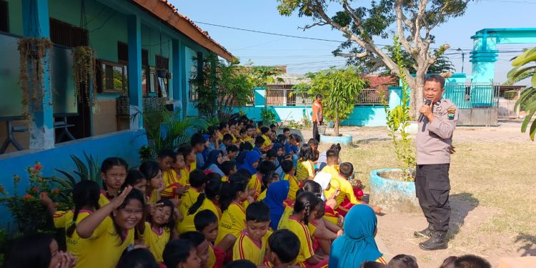 Cegah Bullying Sejak Dini, Polsek Kragan Tanamkan Karakter Positif kepada Siswa SD Kendalagung