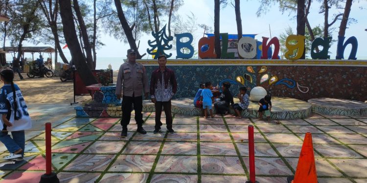 Patroli Blue Light Siang Hari, Polsek Kragan Hadir Jaga Keamanan Kawasan Pantai Balongan