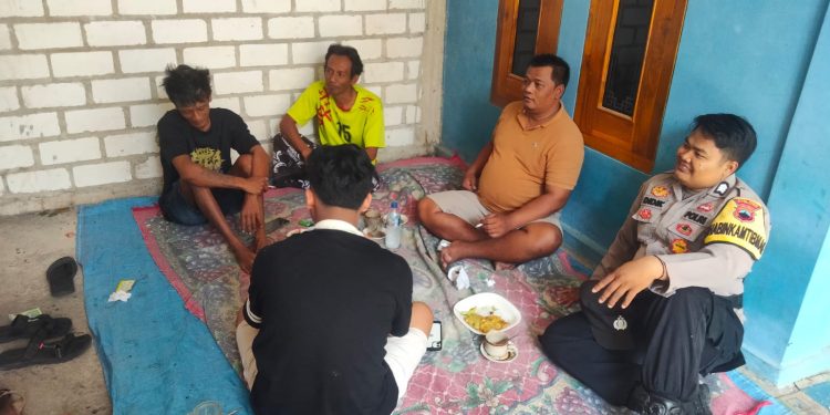 Blusukan Kamtibmas di Desa Japerejo, Polsek Pamotan Perkuat Komunikasi dengan Warga Jaga Kondusivitas Wilayah