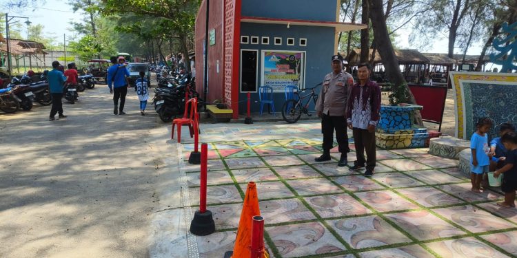 Polsek Kragan Tingkatkan Pengamanan di Pantai Balongan Saat Libur Akhir Pekan