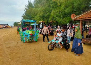 Hari Libur, Polsek Rembang Tingkatkan Pengamanan di Pantai Karang Jahe Beach