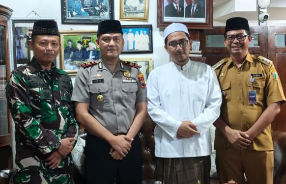 Kapolsek Sarang Jalin Silaturahmi dengan Tokoh Agama di Ponpes Al Anwar 2