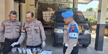 Deteksi Dini Narkoba, Propam dan Sidokkes Polres Rembang Gelar Tes Urine Mendadak untuk Personel