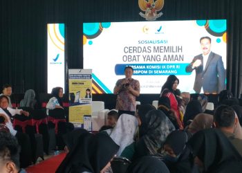 Polsek Kragan Amankan Kegiatan Sosialisasi Cerdas Memilih Obat yang Aman Bersama Anggota Komisi IX DPR RI