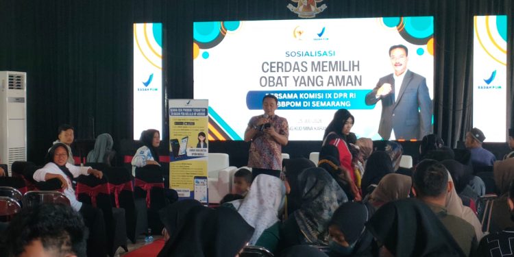 Polsek Kragan Amankan Kegiatan Sosialisasi Cerdas Memilih Obat yang Aman Bersama Anggota Komisi IX DPR RI