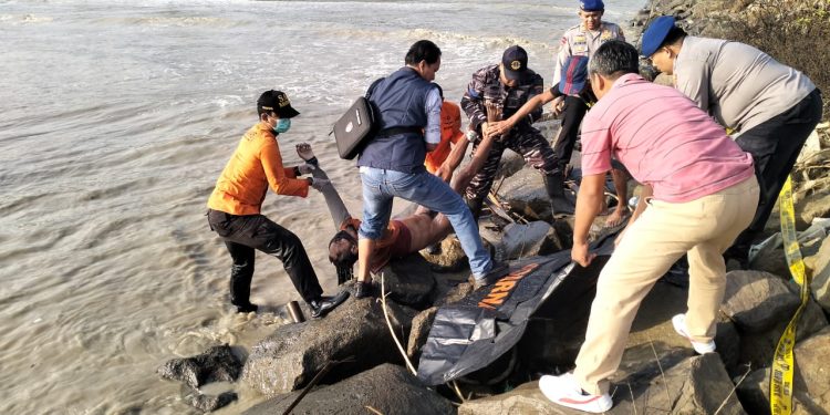Penemuan Mayat Tanpa Identitas di Break Water Tasikagung, Berhasil Diidentifikasi sebagai Warga Pati