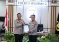 Tukar Buku Warnai Laporan Kesatuan Dalam Rangka Serah Terima Jabatan Kapolres Rembang