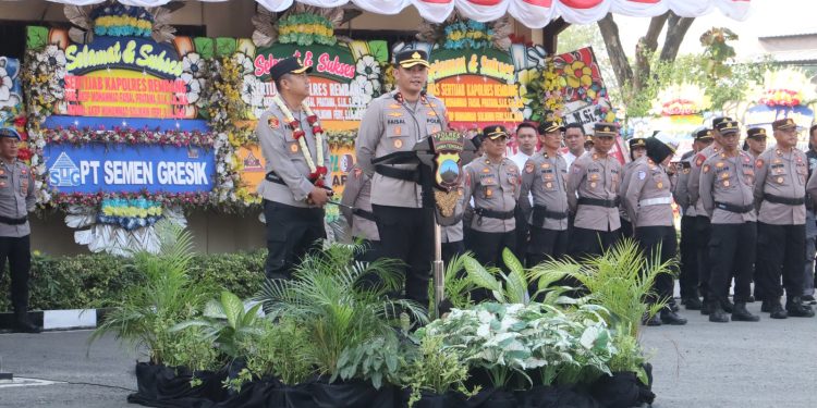 Apel Bersama Di Gelar Polres Rembang, Ini Yang Disampaikan Kapolres Lama Dan Kapolres Baru