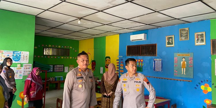Kunjungan Kerja Kapolres Rembang Beserta Ketua Bhayangkari Cabang Rembang di Polsek Kragan dan TK Kemala Bhayangkari 49 Kragan