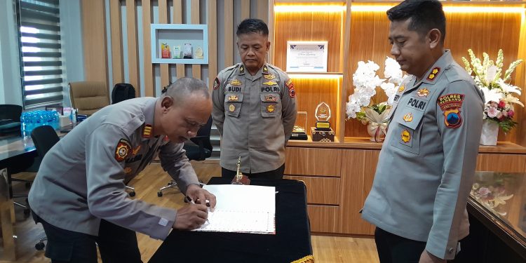 Kapolres Rembang Terima Penyerahan Tugas Kapolsek Pancur, Iptu Agus Salim Ditunjuk sebagai Plt. Kapolsek