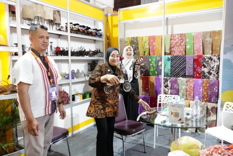 Jeruk Pamelo hingga Batik Bakaran, Stand Kabupaten Pati Jadi Magnet di Jateng Fair 2026