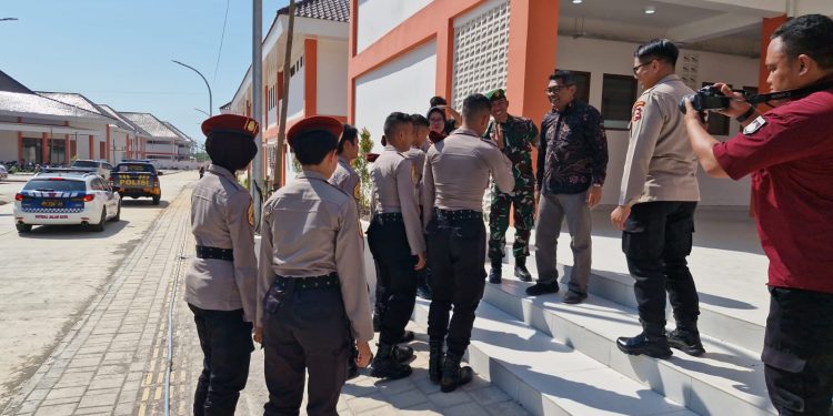 Enam Taruna Akpol Laksanakan Taruna Bhakti di Sekolah Rakyat Terintegrasi 1 Kabupaten Rembang