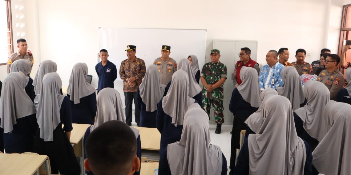 Forkopimda Rembang Monitoring MPLS dan Taruna Bhakti Akpol-Akademi TNI 2026 di Sekolah Rakyat Terintegrasi 1
