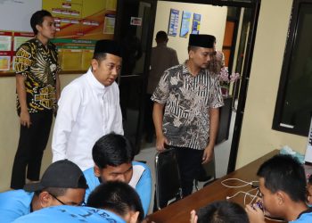 Kapolres Rembang Berikan Dukungan Langsung kepada Peserta Lomba Mobil Legend Tingkat SMP