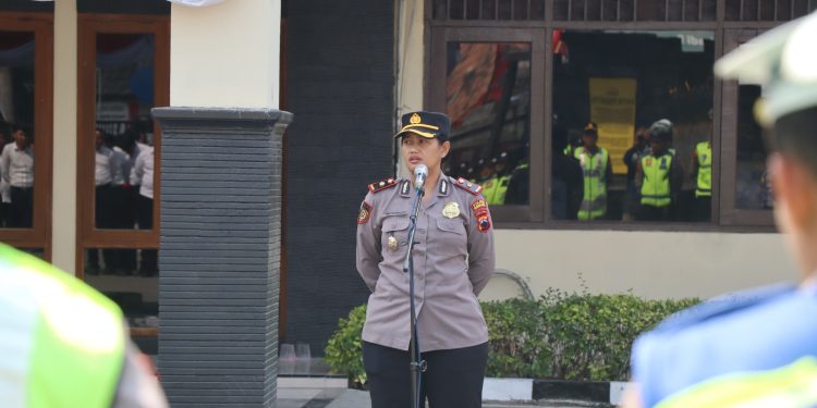Wakapolres Rembang Pimpin Apel Pengamanan Aksi Audiensi Lanjutan II dan Klarifikasi Perkembangan Penanganan Perkara BMT Harum