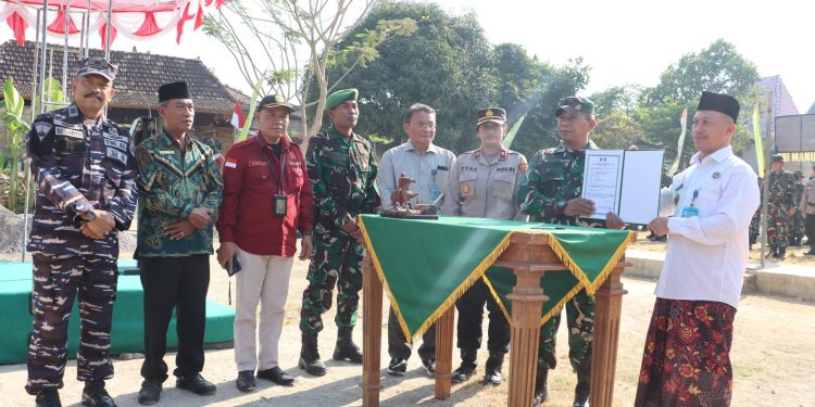 Wakapolres Rembang Hadiri Upacara Penutupan TMMD Sengkuyung Tahap III Tahun 2026