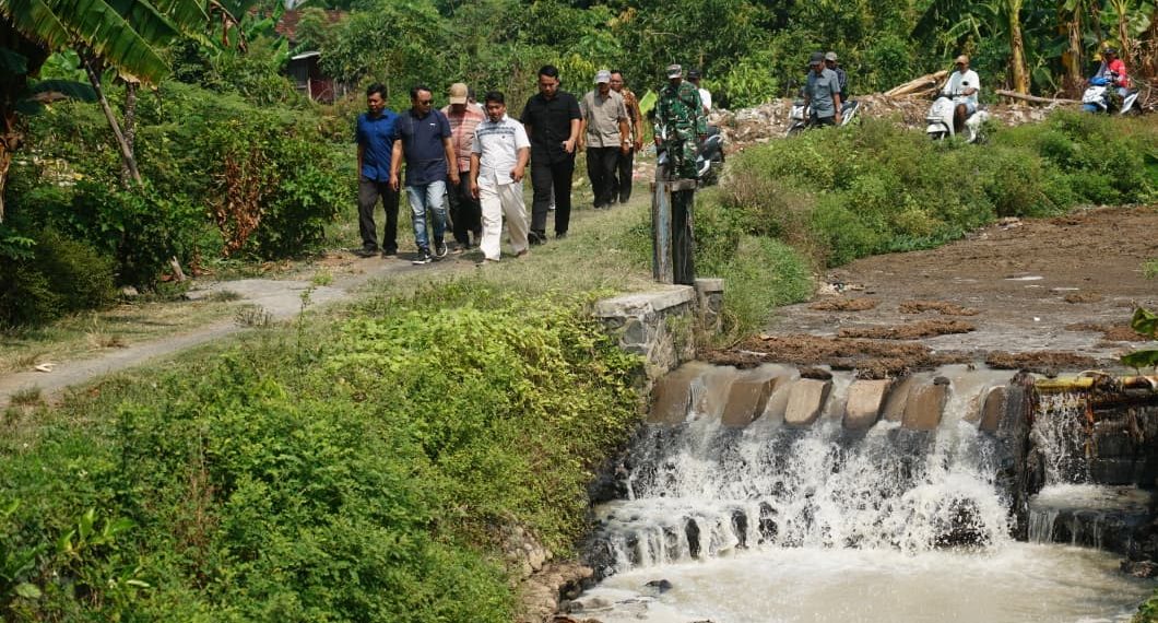 Tumpukan Sampah dan Limbah Tapioka Sungai Bango Bulumanis Lor Jadi Sorotan