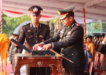 Kapolres Rembang Pimpin Upacara Penurunan Bendera HUT ke-81 RI, Merah Putih Kembali Dikibarkan dalam Khidmat Senja